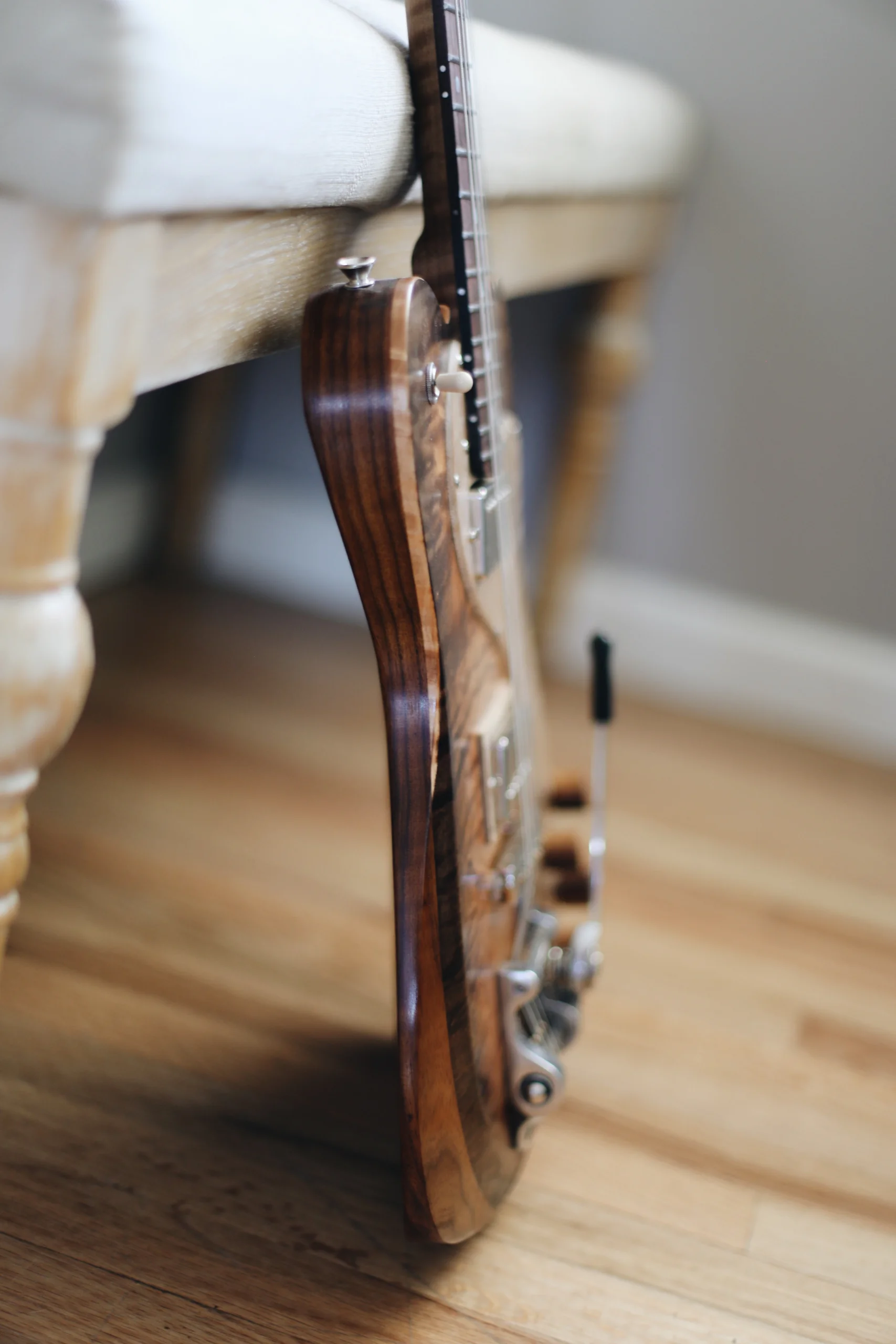 Clarus | Honey Burst — detail